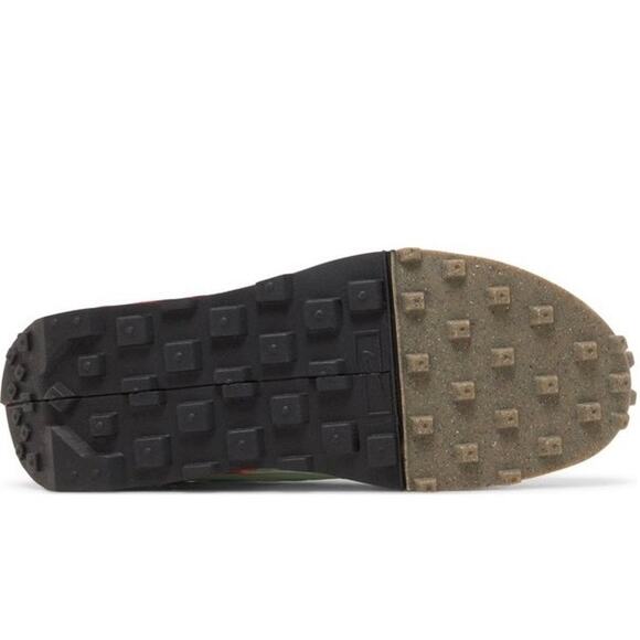 NIKE REACT Women's FONTANKA WAFFLE Sneakers DC3579-300 "Barely Green" Size 10 - Picture 3 of 10